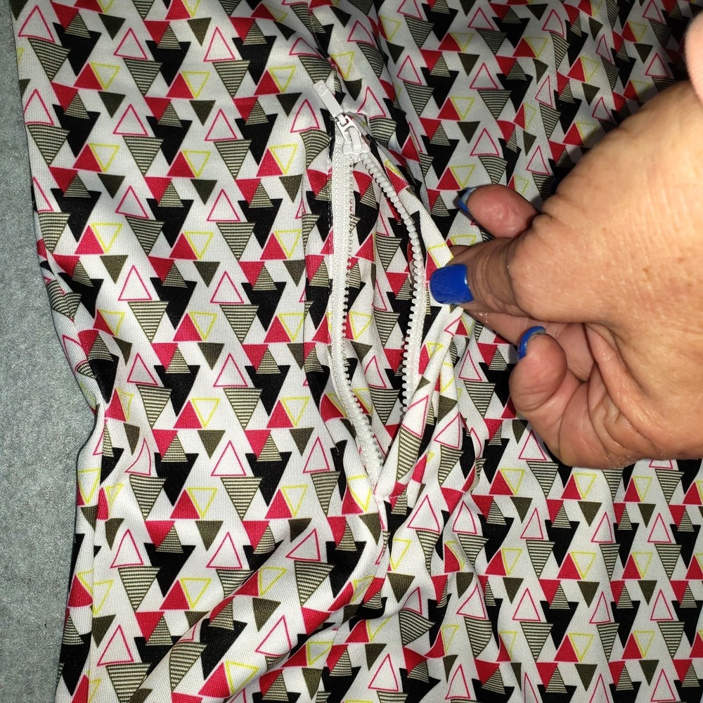 GG Blue Luxe Sport Dress Womens Multicolor Sz M Triangular Geometric Design Golf - Picture 4 of 9